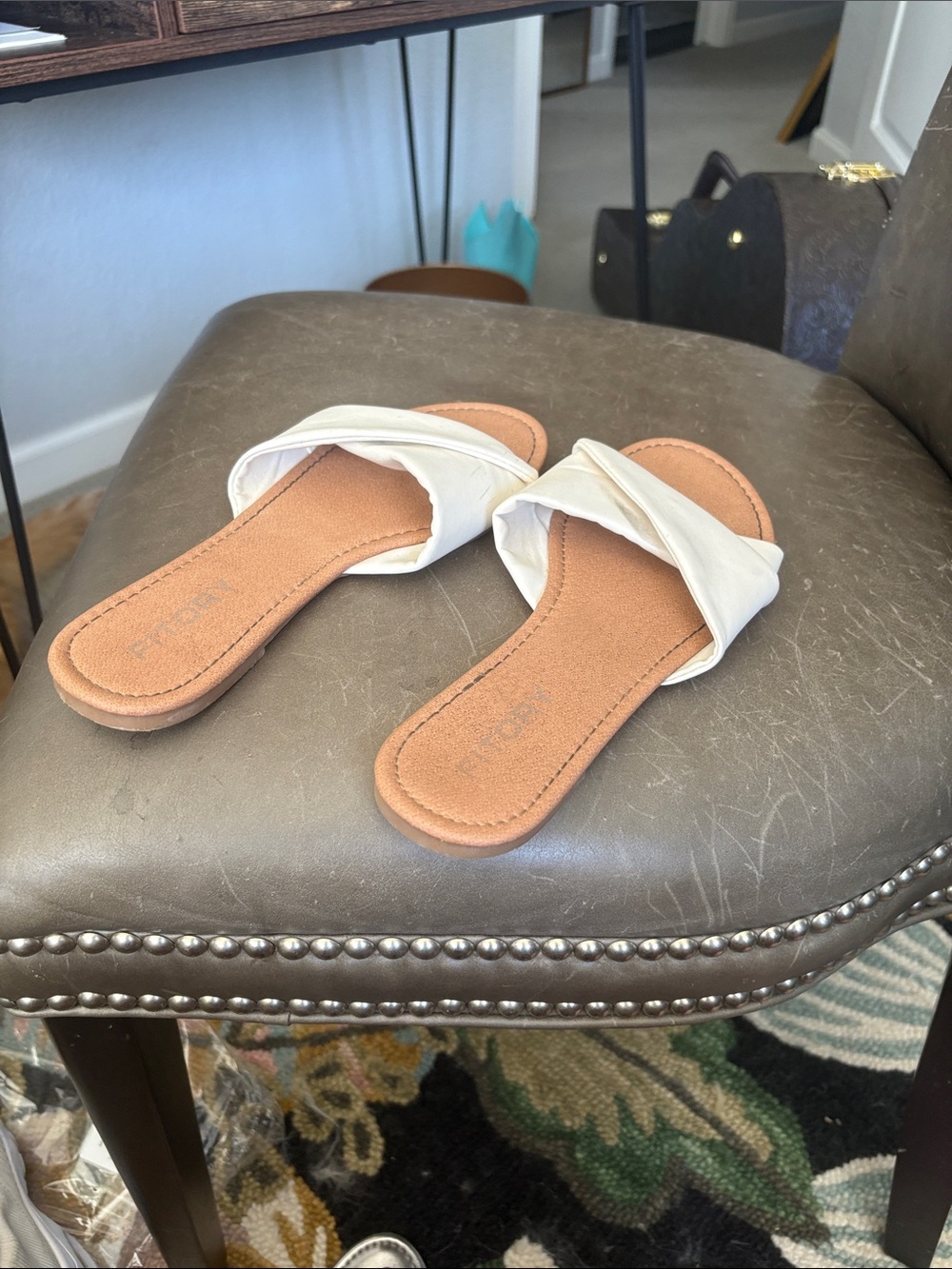 Women’s Twisted White Slide Sandals — Casual Slip-On Comfort
